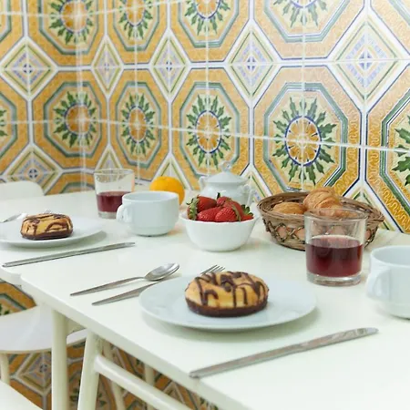 O - Sao Goncalo Central Guesthouse بيت ضيافة لاغوس